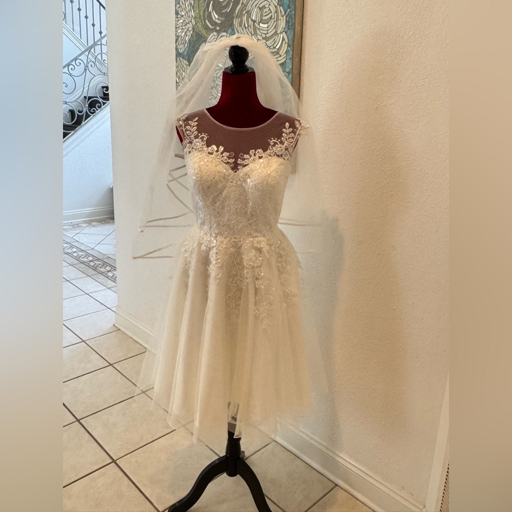 JJ’s House A-line Illusion Tulle Lace Short Wedding Dress with Two Tier 31” Veil - Picture 16 of 16
